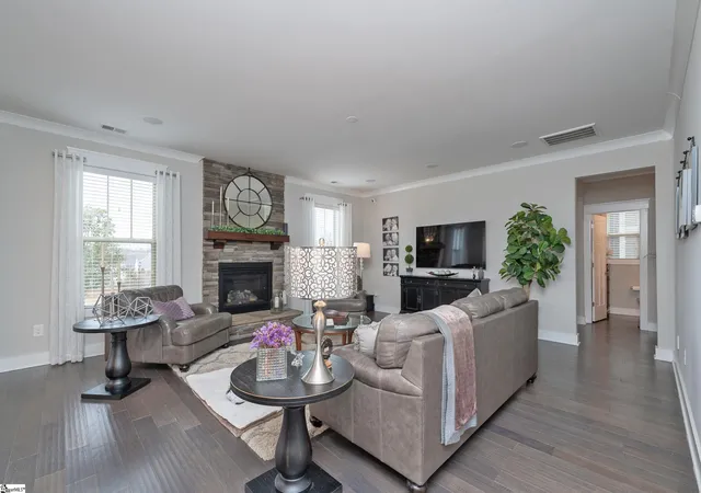 Photo 4 of Single family home for sale at 120 Longfellow Wy, Simpsonville, SC 29681 | MLS# 1602247 | Listing updated on 2026-10-05