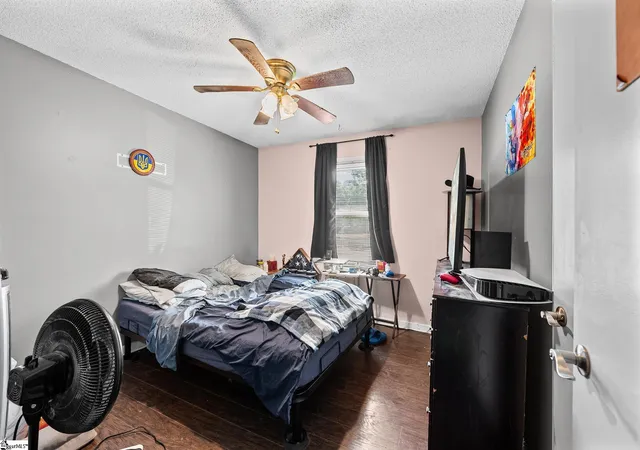 Photo 3 of Single family home for sale at 202 Hilldale Ave, Laurens, SC 29360 | MLS# 1601125 | Listing updated on 2026-09-04