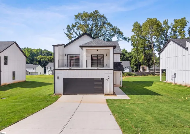 Photo 1 of Single family home for sale at 174 Buncombe St, Woodruff, SC 29388 | MLS# 1584473 | Listing updated on 2026-09-02