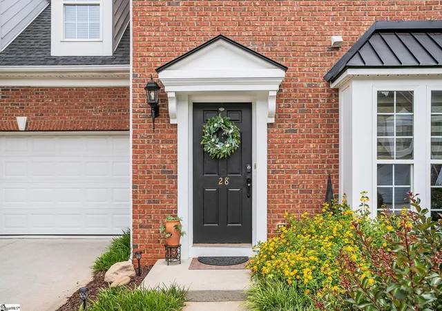 Photo 2 of Townhouse for sale at 28 Dillworth Ct, Simpsonville, SC 29681 | MLS# 1595072 | Listing updated on 2026-09-15