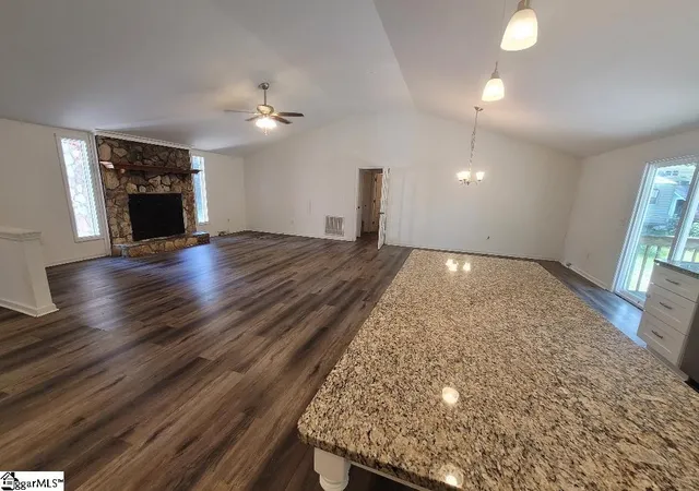 Photo 4 of Single family home for sale at 309 Seabury Dr, Greenville, SC 29615 | MLS# 1598396 | Listing updated on 2026-08-11