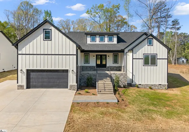 Photo 1 of Single family home for sale at 651 Narrow Cir, Inman, SC 29349 | MLS# 1593316 | Listing updated on 2026-08-26