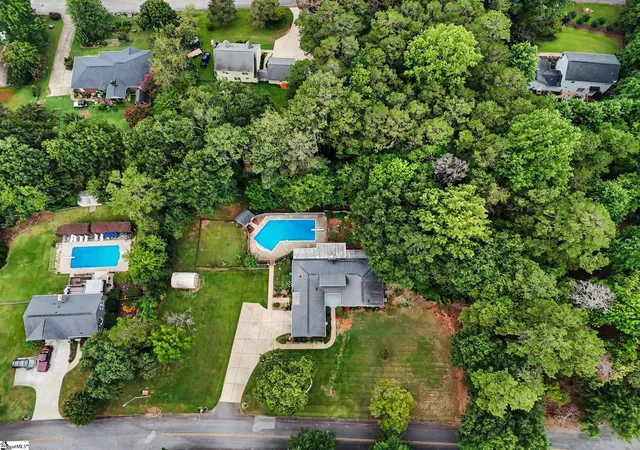 Photo 3 of Sale Pending at 203 Mockingbird St, Seneca, SC 29678 | MLS# 1599876 | Listing updated on 2026-08-26
