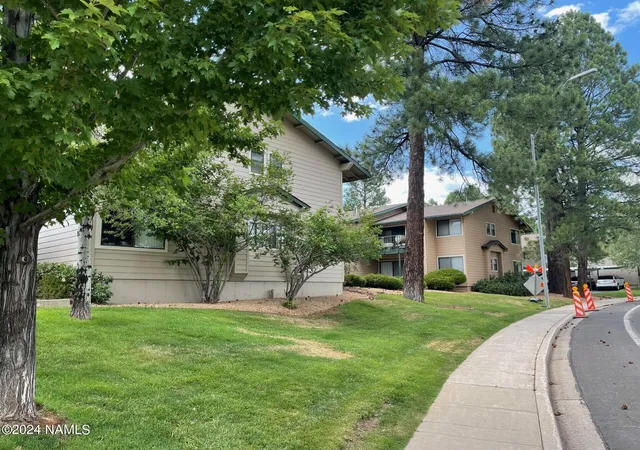 Listing Photo 2 - Condo for sale in building located at 3200 S Litzler Dr, Flagstaff, AZ 86005 - Unit #8-134