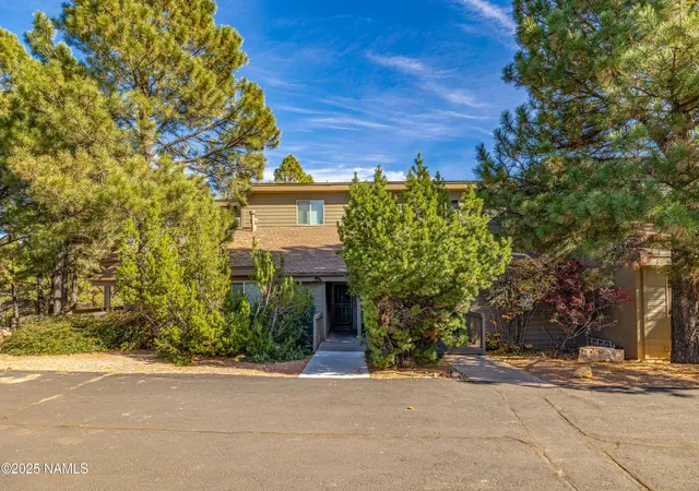 Listing Photo 1 - Condo for sale in building located at 5707 N Villa Cir, Flagstaff, AZ 86004 - Unit #789