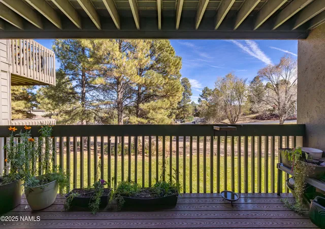 Listing Photo 3 - Condo for sale in building located at 5707 N Villa Cir, Flagstaff, AZ 86004 - Unit #789