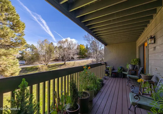 Listing Photo 5 - Condo for sale in building located at 5707 N Villa Cir, Flagstaff, AZ 86004 - Unit #789