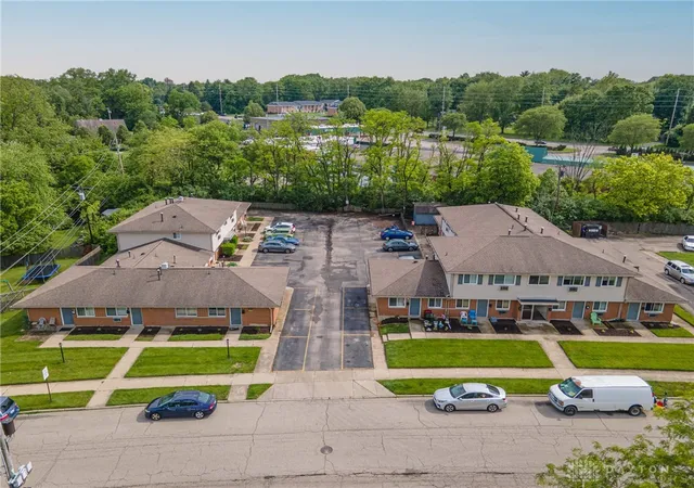 2nd image of 2648 Parklawn Dr, Dayton, OH 45440 | MLS# 935772