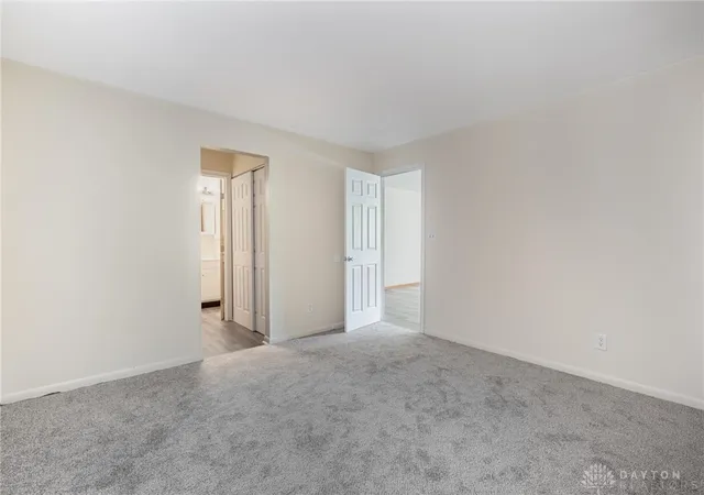 Listing Photo 2 - Condo for sale in building located at 2648 Parklawn Dr, Dayton, OH 45440 - Unit #