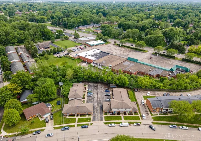 Photo 4 of Sale Pending at 2648 Parklawn Dr, Dayton, OH 45440 | MLS# 935772 | Listing updated on 2026-08-03
