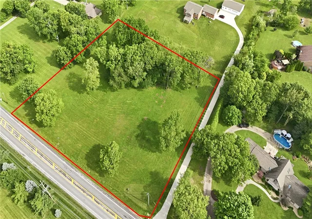 Homes for sale in Franklin Twp, OH | 3412 St Rt 122 Lot 1, Franklin Twp, OH 45005 | MLS# 939206