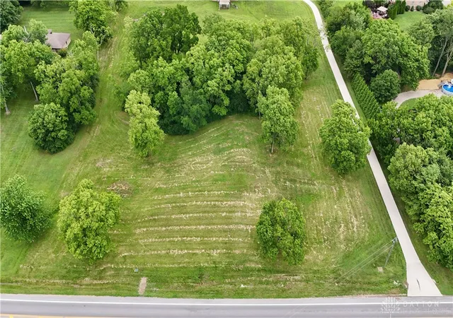 Homes for sale in Franklin Twp, OH | 3412 St Rt 122 Lot 1, Franklin Twp, OH 45005 | MLS# 939206