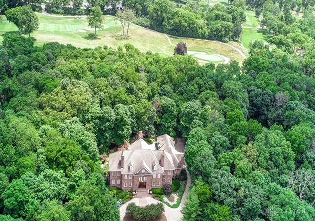 2nd image of 5048 Oak Manor Ct, Dayton, OH 45429 | MLS# 940677