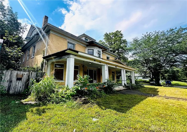 Homes for sale in Dayton, OH | 945 N Broadway St, Dayton, OH 45402 | MLS# 940473