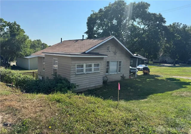 Homes for sale in Englewood, OH | 916 S Main St, Englewood, OH 45322 | MLS# 941391