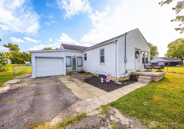 Homes for sale in Oxford, OH | 3849 Nichols Rd, Oxford, OH 45056 | MLS# 943819