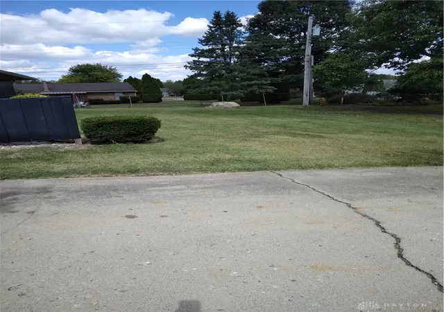 Photo 3 of Single family home for sale at 512 N Sherry Dr, Dayton, OH 45426 | MLS# 944659 | Listing updated on 2026-07-31