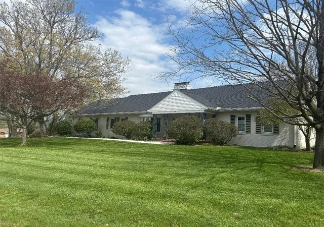 2nd image of 379 Virginia Cir, Wilmington, OH 45177 | MLS# 945443