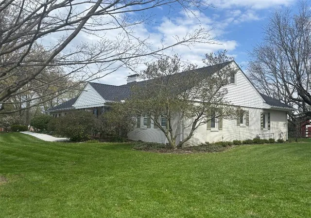 4th image of 379 Virginia Cir, Wilmington, OH 45177 | MLS# 945443