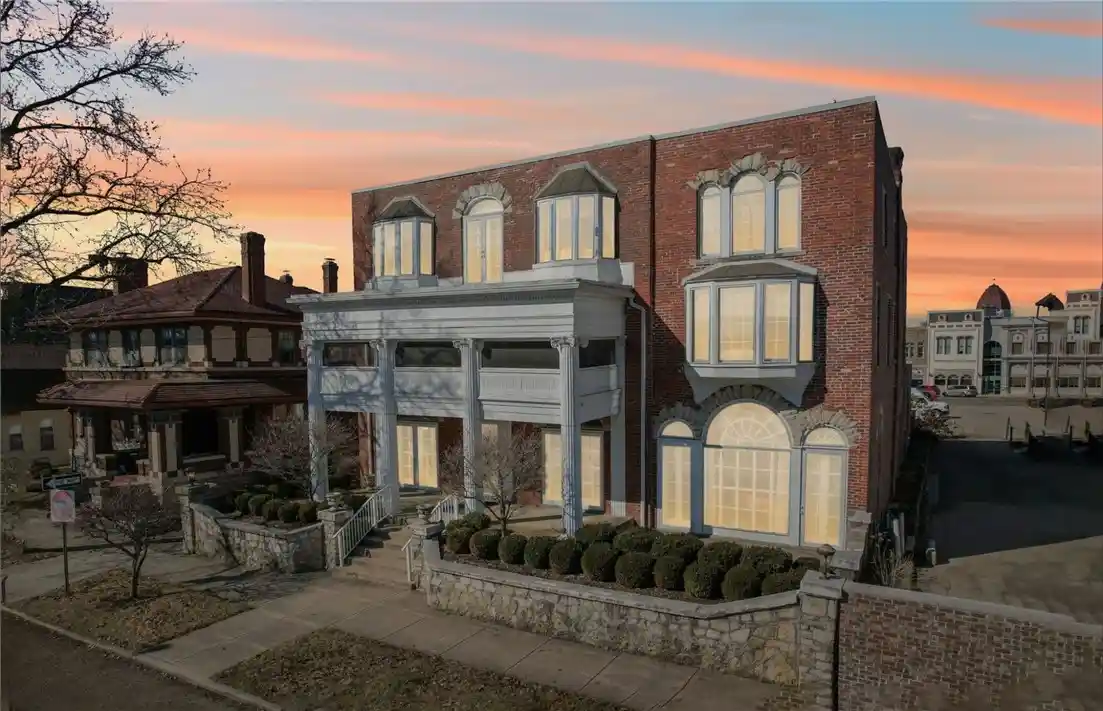 Photo 1 of Single family home for sale at 118 S Walnut St, Troy, OH 45373 | MLS# 943296 | Listing updated on 2026-10-27