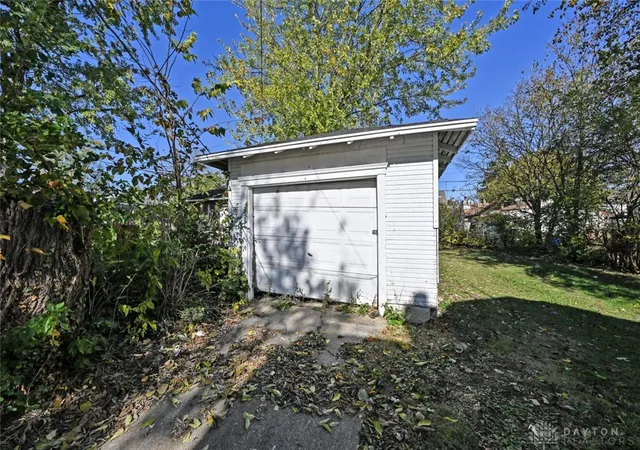 Homes for sale in Dayton, OH | 221 E Siebenthaler Ave, Dayton, OH 45405 | MLS# 947425