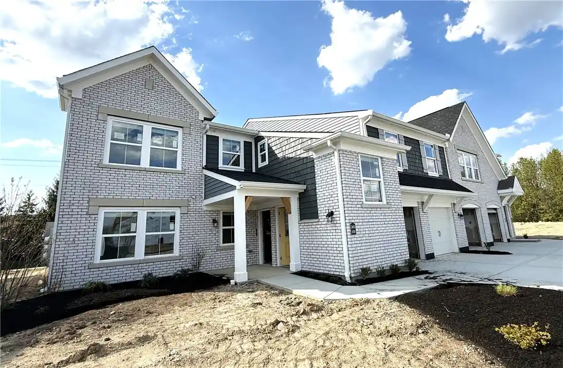 Listing Photo 2 - Condo for sale in 2655 Verdant Ln located at 2655 Verdant Ln, Fairborn, OH 45324 - Unit #759-303
