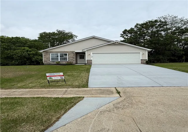 2nd image of 1033 Bunche Dr, Dayton, OH 45417 | MLS# 947616
