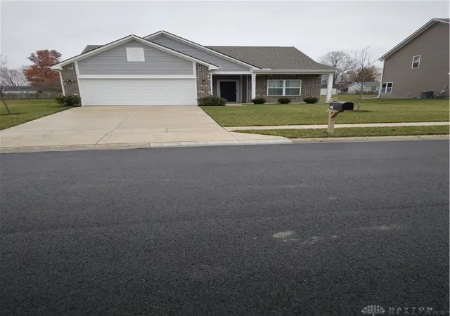 Homes for sale in Englewood, OH | 124 Clarett Ct, Englewood, OH 45322 | MLS# 948305