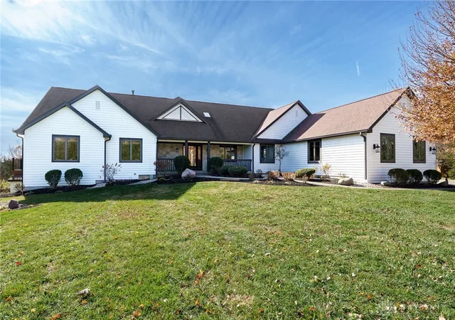 Photo 3 of Single family home for sale at 2693 E State Route 73, Waynesville, OH 45068 | MLS# 948243 | Listing updated on 2026-03-29