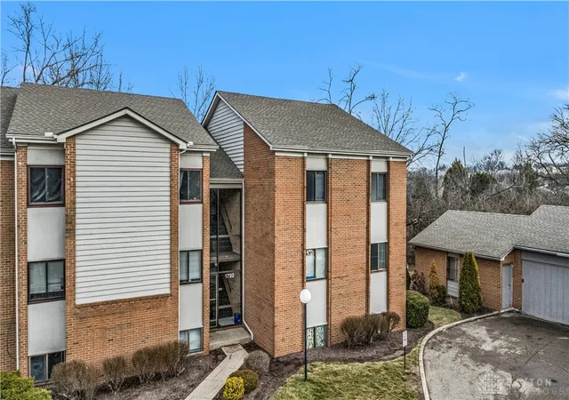 Homes for sale in Dayton, OH | 1792 Cherokee Dr #F, Dayton, OH 45449 | MLS# 948412
