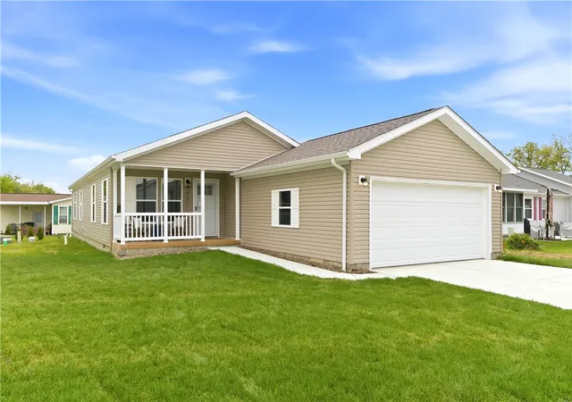 1st image of 482 Kalynn Cir #18, Fairborn, OH 45324 | MLS# 948743