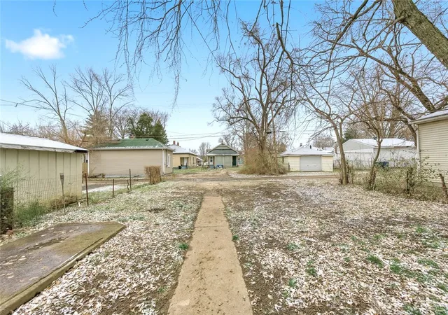 Photo 3 of Sale Pending at 1619 Lafayette Ave, Middletown, OH 45044 | MLS# 949340 | Listing updated on 2025-12-26