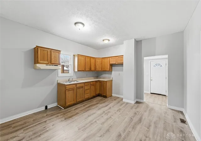 Photo 4 of Sale Pending at 1619 Lafayette Ave, Middletown, OH 45044 | MLS# 949340 | Listing updated on 2025-12-26
