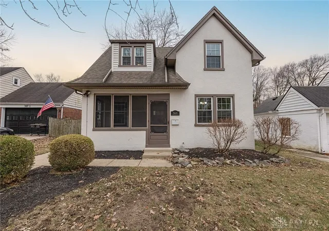 Homes for sale in Oakwood, OH | 560 Irving Ave, Oakwood, OH 45409 | MLS# 951185