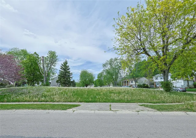 Homes for sale in Dayton, OH | 4739 Strathaven Dr, Dayton, OH 45424 | MLS# 951652