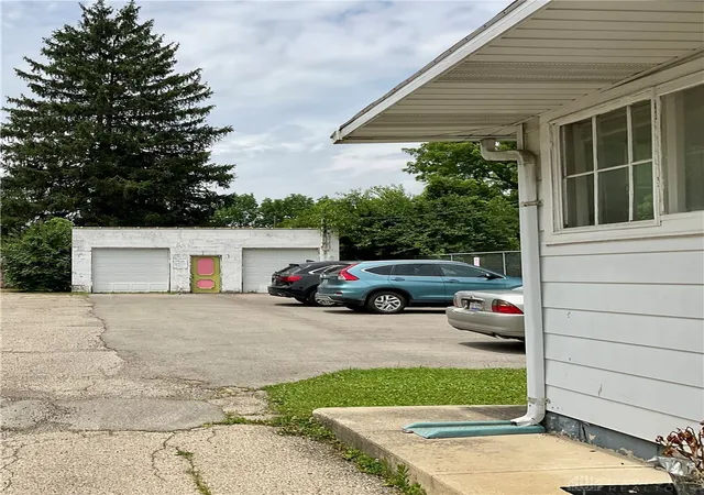 Photo 3 of Single family home for sale at 115 S Burnett Rd, Springfield, OH 45505 | MLS# 952098 | Listing updated on 2026-02-14