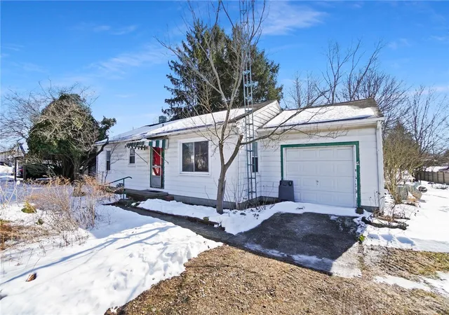 Homes for sale in Franklin, OH | 5711 Fairview Dr, Franklin, OH 45005 | MLS# 952768