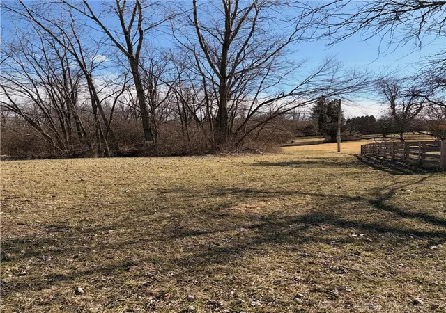1st image of 1315 Greystone Ln, Springfield, OH 45503 | MLS# 953118