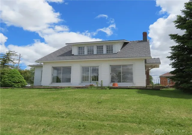 Homes for sale in Anna, OH | 102 E Main St, Anna, OH 45302 | MLS# 952974