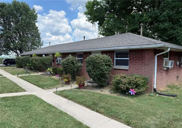 5th image of 100 E Nottingham Rd, Dayton, OH 45405 | MLS# 954020