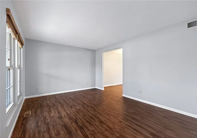 5th image of 40 Turnberry Ct, Springboro, OH 45066 | MLS# 954327