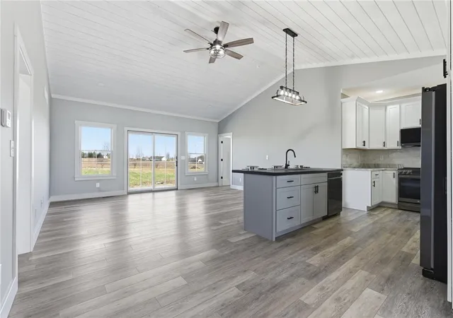 2nd image of 199 Knolls Dr, Wilmington, OH 45177 | MLS# 954542