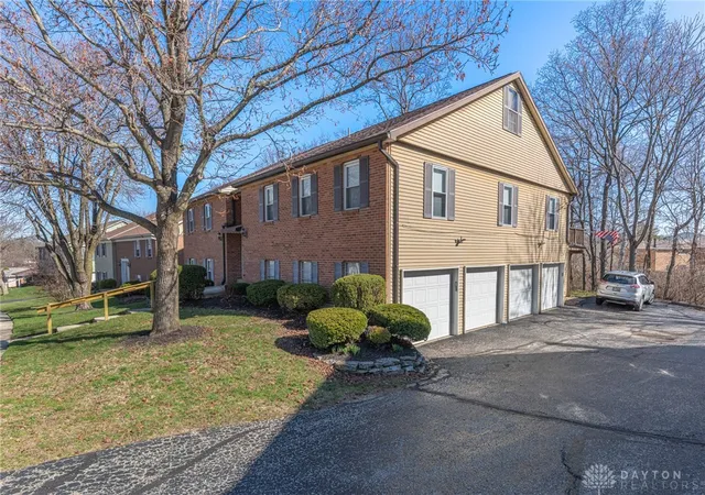 Homes for sale in West Carrollton, OH | 1330 Black Forest Drive, West Carrollton, OH 45449 | Houzeo