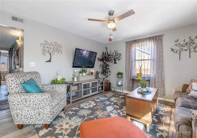 5th image of 1330 Black Forest Dr, West Carrollton, OH 45449