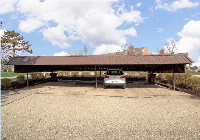 Photo 2 of Condo for sale at 3 S Applewood Ct, Fairfield, OH 45014 | MLS# 954813 | Listing updated on 2026-06-04
