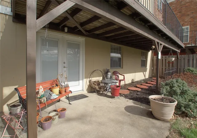 Listing Photo 2 - Condo for sale in building located at 3 S Applewood Ct, Oxford, OH 45014 - Unit #