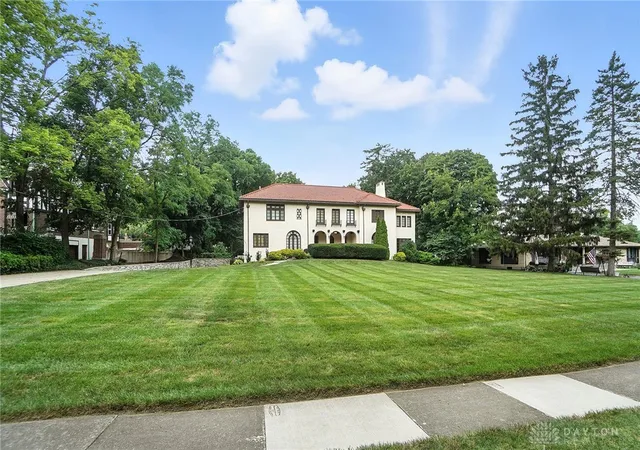 Homes for sale in Oakwood, OH | 25 W Thruston Blvd, Oakwood, OH 45419 | MLS# 954935