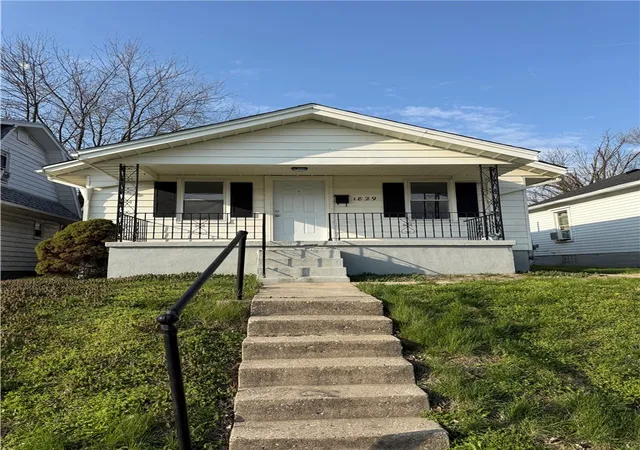 Homes for sale in Dayton, OH | 1829 Suman Ave, Dayton, OH 45403 | MLS# 955595