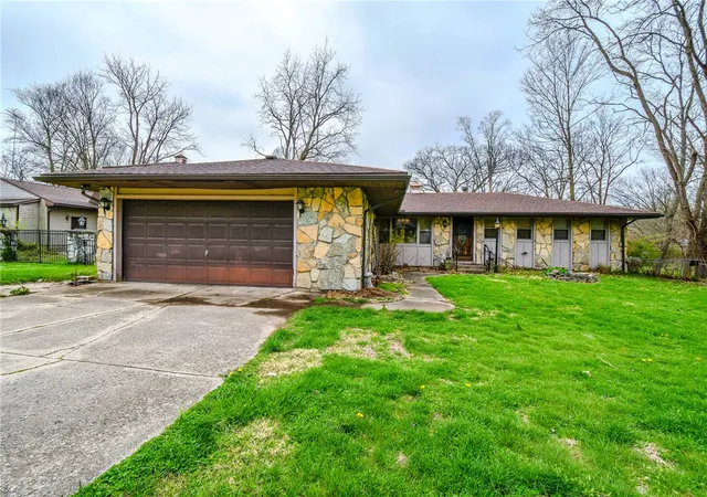 1st image of 3223 Ravenwood Rd, Fairborn, OH 45324 | MLS# 955667