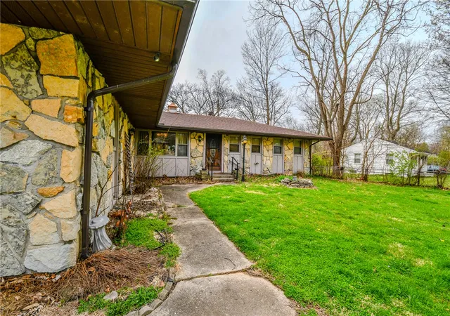 5th image of 3223 Ravenwood Rd, Fairborn, OH 45324 | MLS# 955667